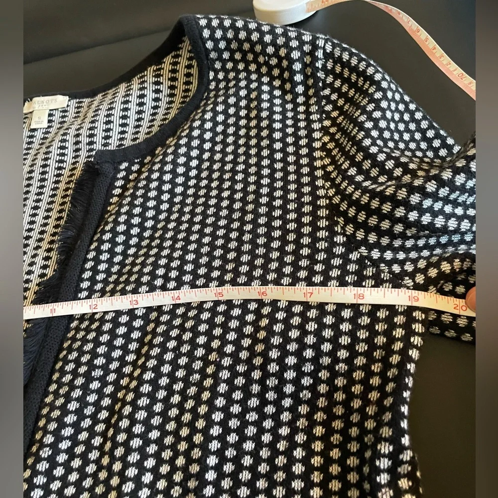 S Black and White-Patterned Knit Cardigan w/ Reversible Pattern - Picture 4 of 8